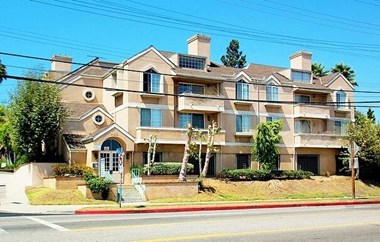 9915 National Blvd 1-2 Beds Apartment for Rent Photo Gallery 1